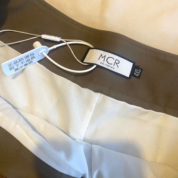 Brown Pleated Mini Skirt/Skort - Picture 2 of 6